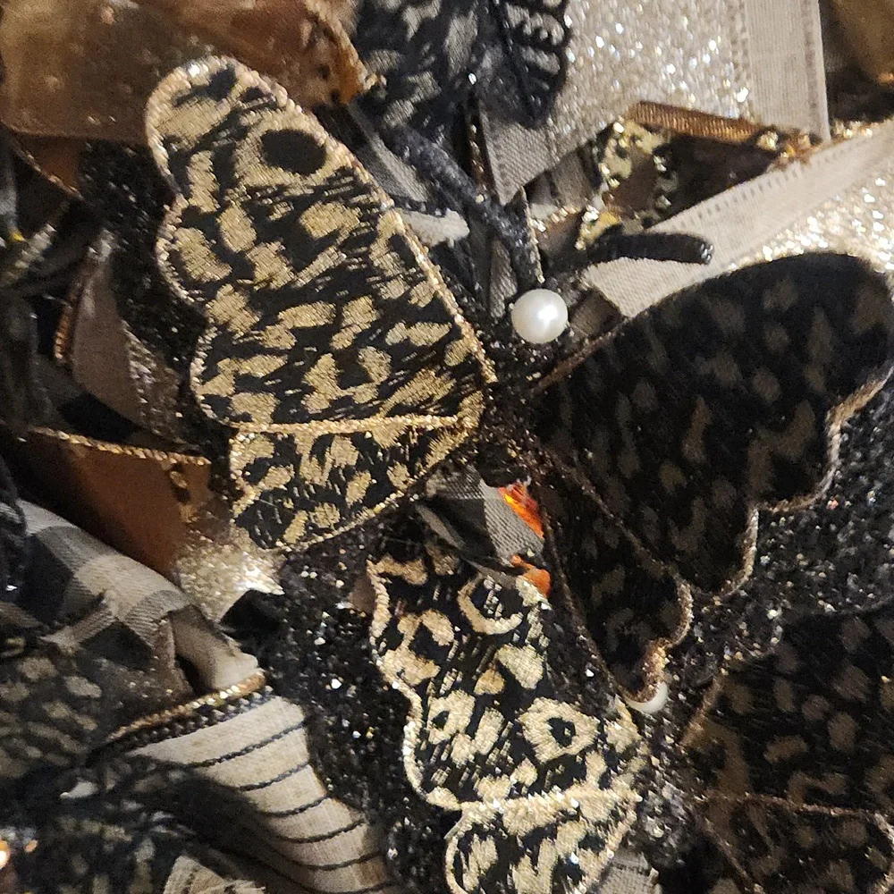 Hand Crafted Halloween Leopard Elegant Wreath